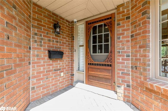 9 Layton Crescent