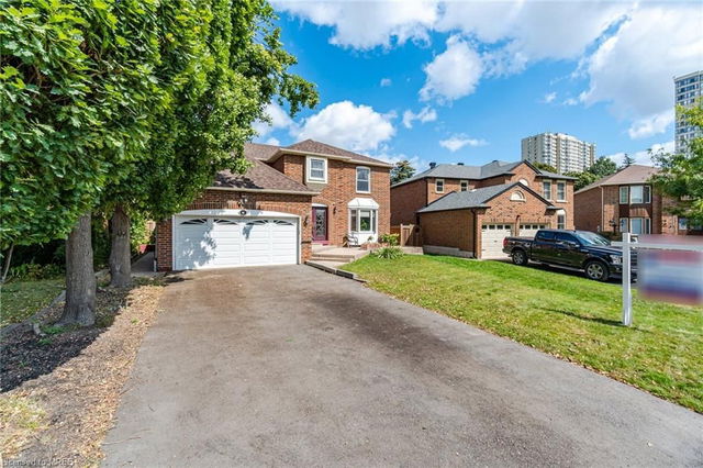 46 Lombardy Crescent