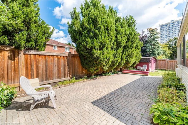 46 Lombardy Crescent