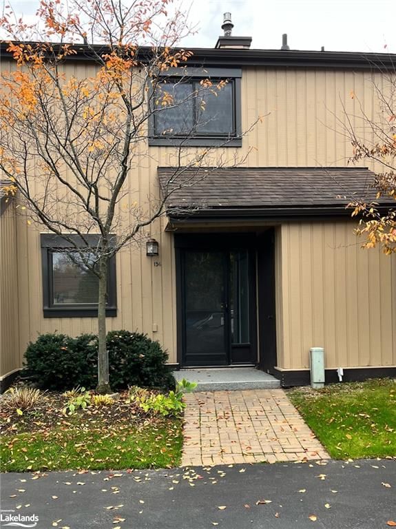 156 Escarpment Crescent