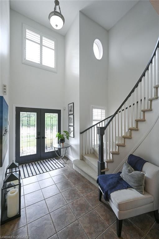 54 Hickory Crescent