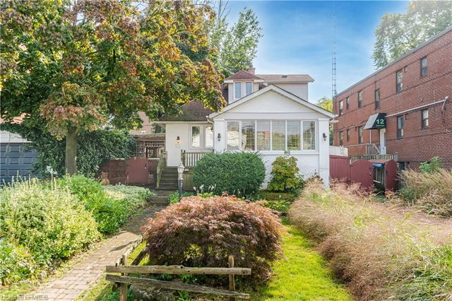 10 Cayuga Avenue