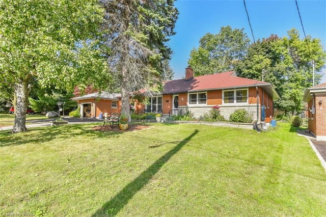 8 Highland Crescent