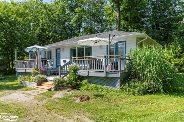 1367 Tiny Beaches Road