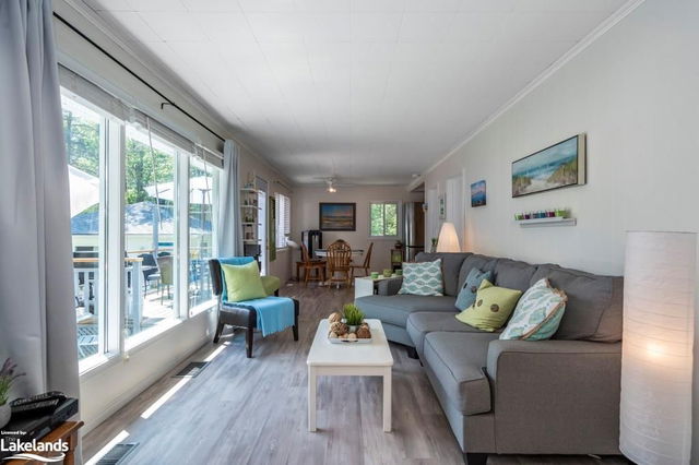 1367 Tiny Beaches Road