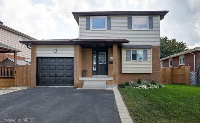 3105 Parkgate Crescent
