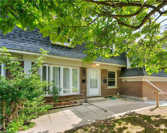 4 - 76 Borden Parkway