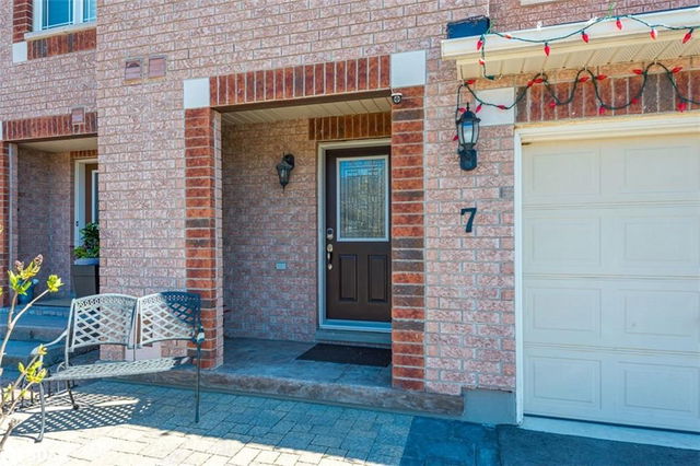 7 Marshview Avenue