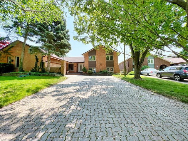 6 Broomfield Court