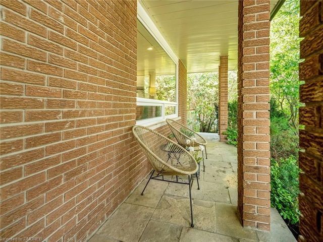 429 Valleyview Crescent
