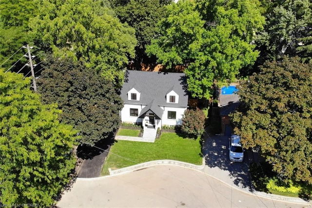 2186 Harris Crescent
