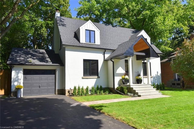 2186 Harris Crescent