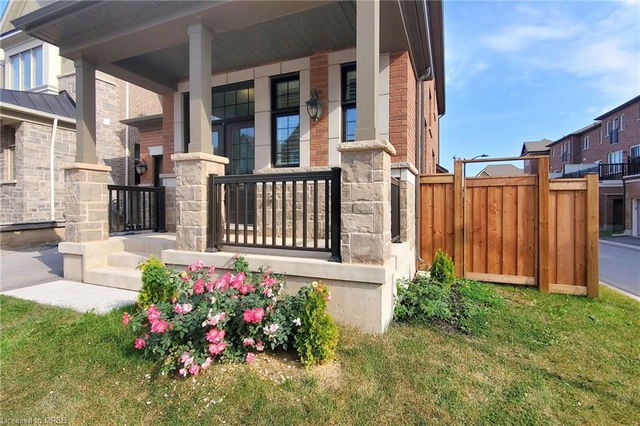 1412 Lakeport Crescent