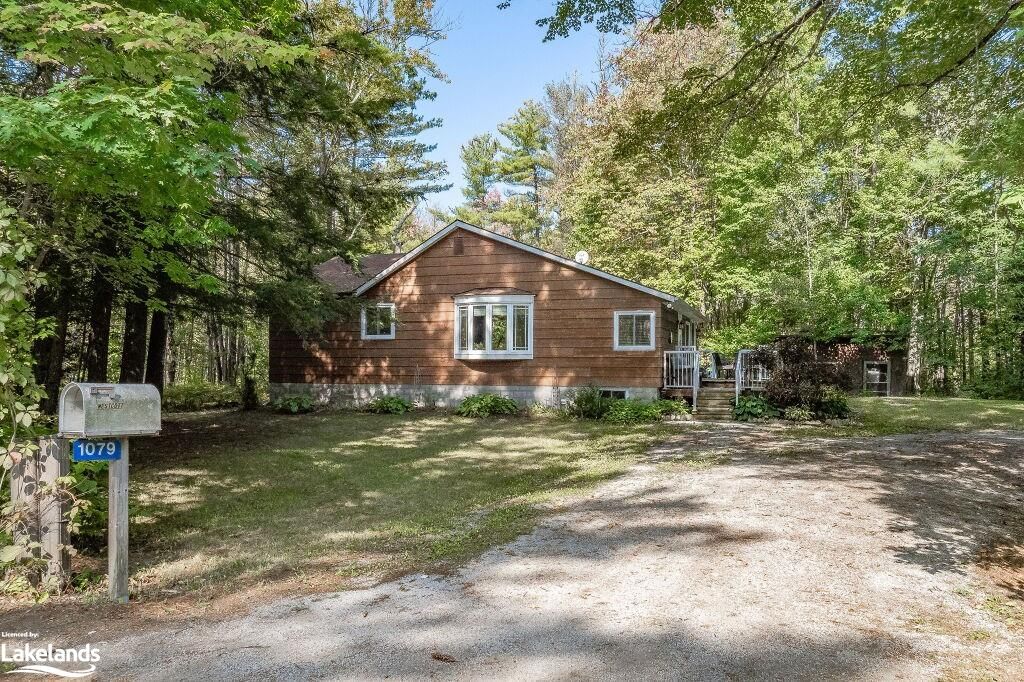 Single Family Residence sold at 1079 South Kahshe Lake Road, Kilworthy, ON, P0E 1G0 - Gravenhurst - MLS: 40489366