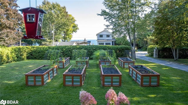 112 Lakeshore Road