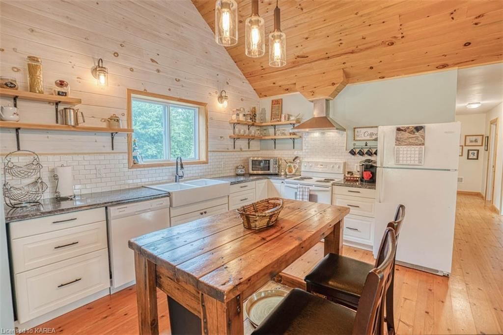 Single Family Residence sold at 1021 Pine Point Way, Clarendon Station, ON, K0H 1J0 - Frontenac North - MLS: 40490341