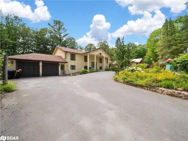 84 Nicole Boulevard