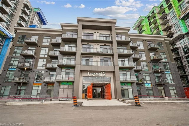 712 - 460 Dundas Street