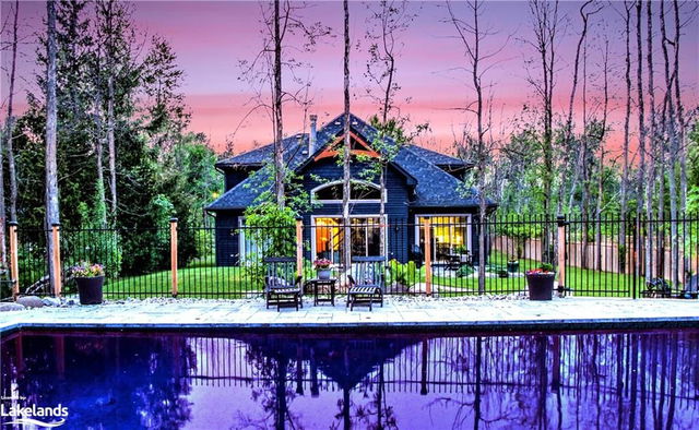 11 Forest Drive
