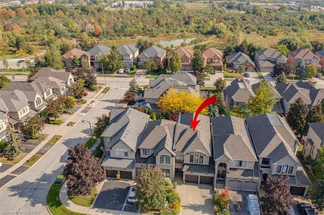 2125 Pinevalley Crescent