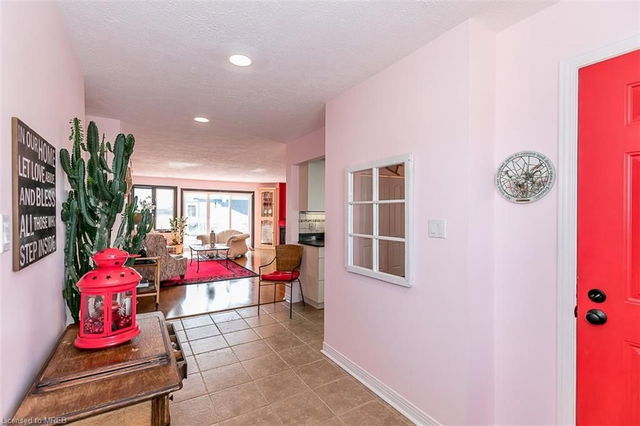 201 - 585 Atherley Road