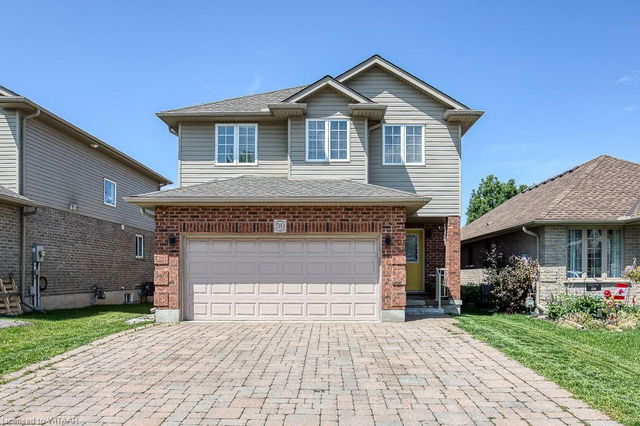 510 Hummingbird Crescent