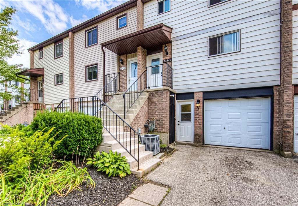 Row/Townhouse sold at 3-249 Camelot Court, Waterloo, ON, N2K 3G5 - Lexington/Lincoln Village - MLS: 40497586