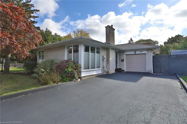 1387 Kathleen Crescent