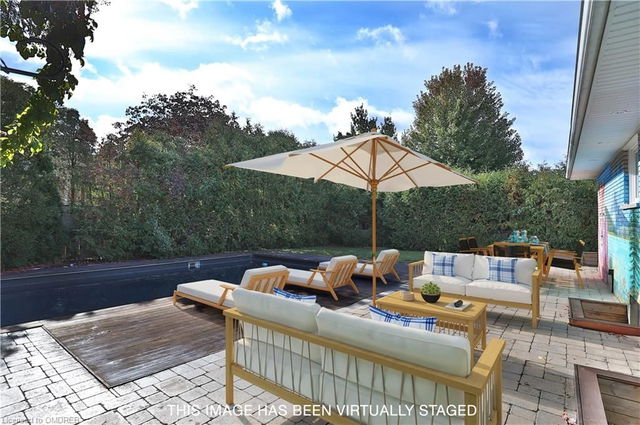 1387 Kathleen Crescent