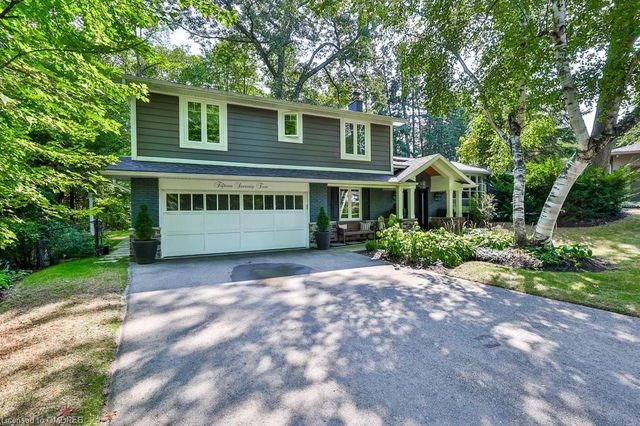 1572 Keenleyside Court