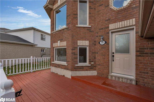 10 Selkirk Crescent