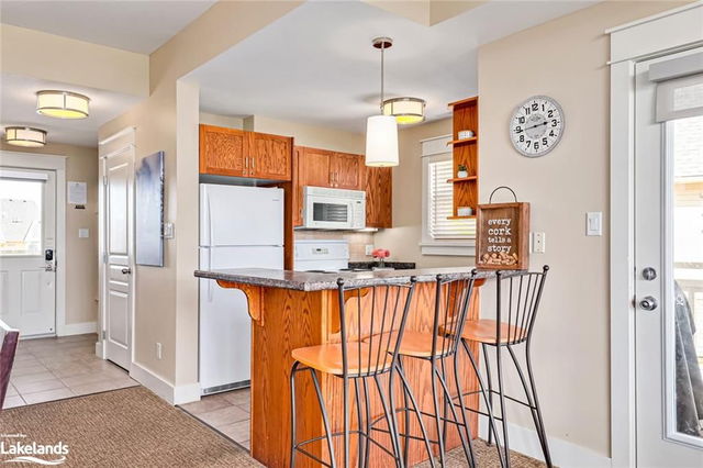 221 - 125 Fairway Court