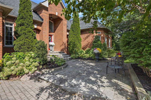 1081 Far North Circle