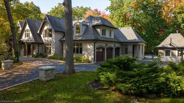 1135 Algonquin Drive