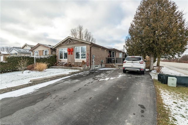 399 Strathallan Street