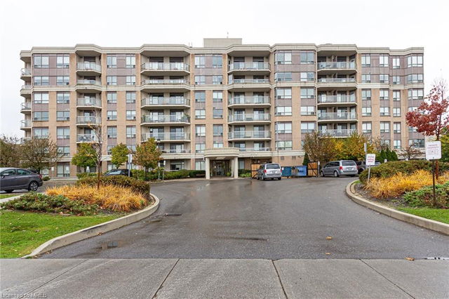605 - 300 Ray Lawson Boulevard