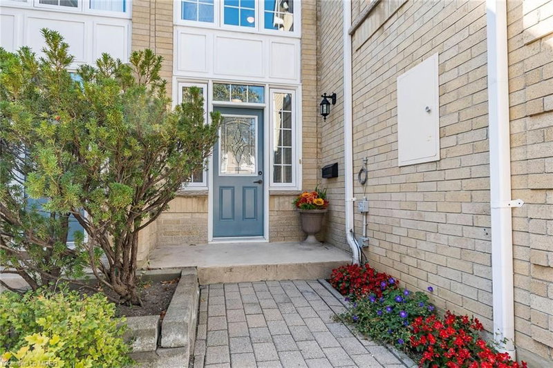 28 Hartnell Square