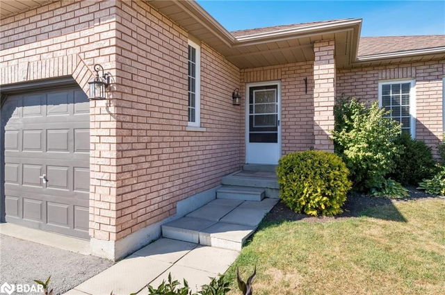 24 Silvercreek Crescent