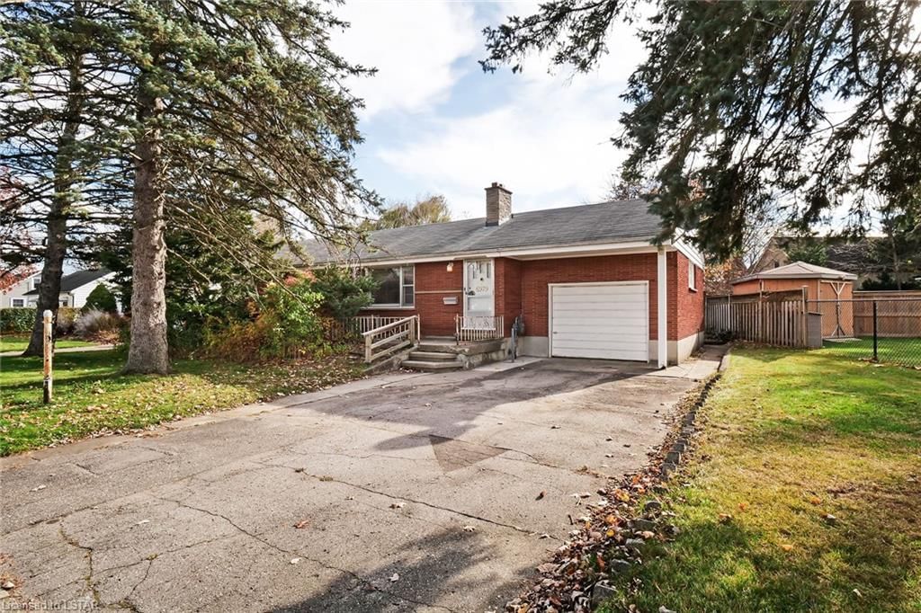 Single Family Residence sold at 6979 James Street, London, ON, N6P 1A1 - South V - MLS: 40511954