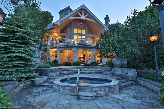 872 Whittier Crescent
