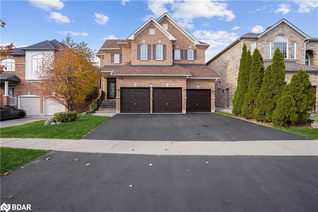 32 Vineyard Avenue