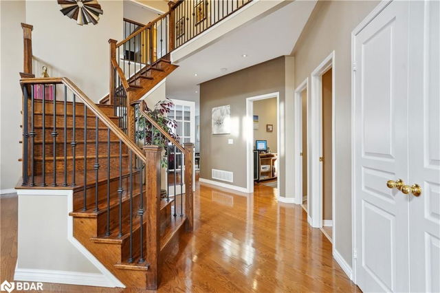 32 Vineyard Avenue