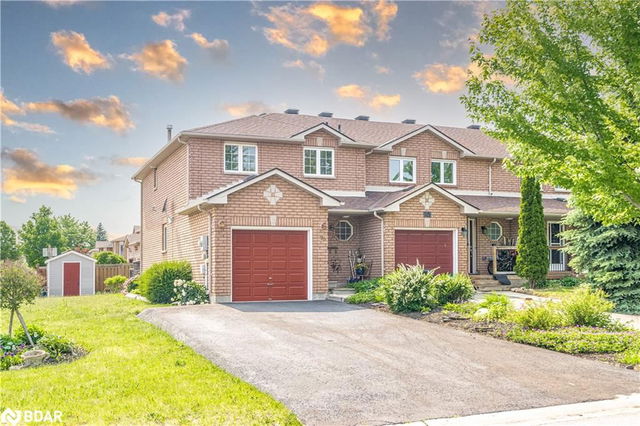 20 Silver Maple Crescent