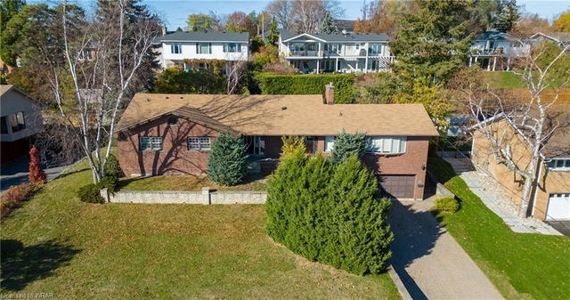 841 Danforth Place