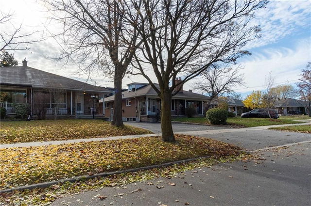 49 Graystone Gardens