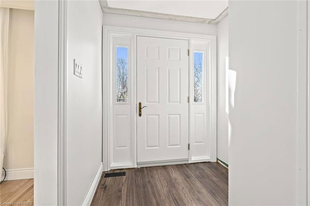 22 Marilyn Crescent