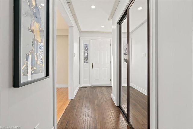 22 Marilyn Crescent