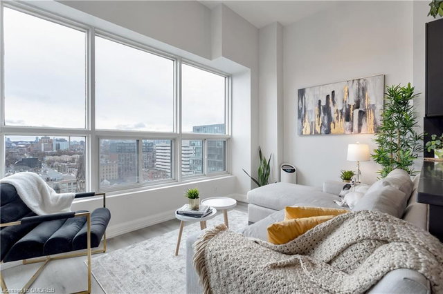 UPH04 - 700 King Street W, Toronto | Sold, 40515751 | Condos.ca