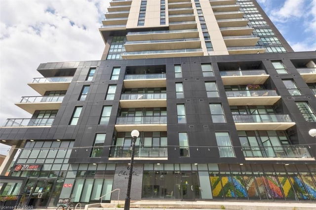 305 - 60 Charles Street