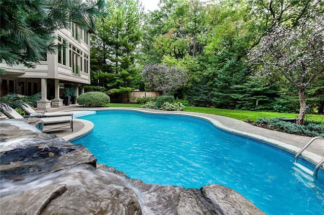 102 North Drive
